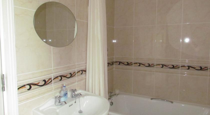 Gate Lodge B&B Portumna Phòng bức ảnh