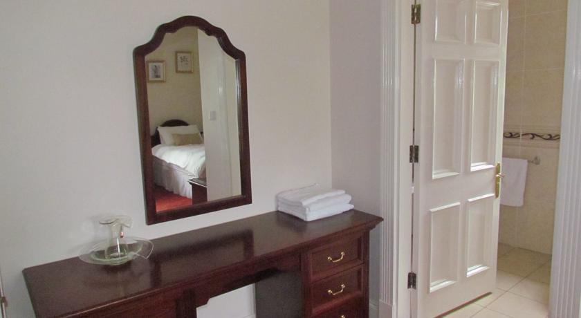 Gate Lodge B&B Portumna Phòng bức ảnh